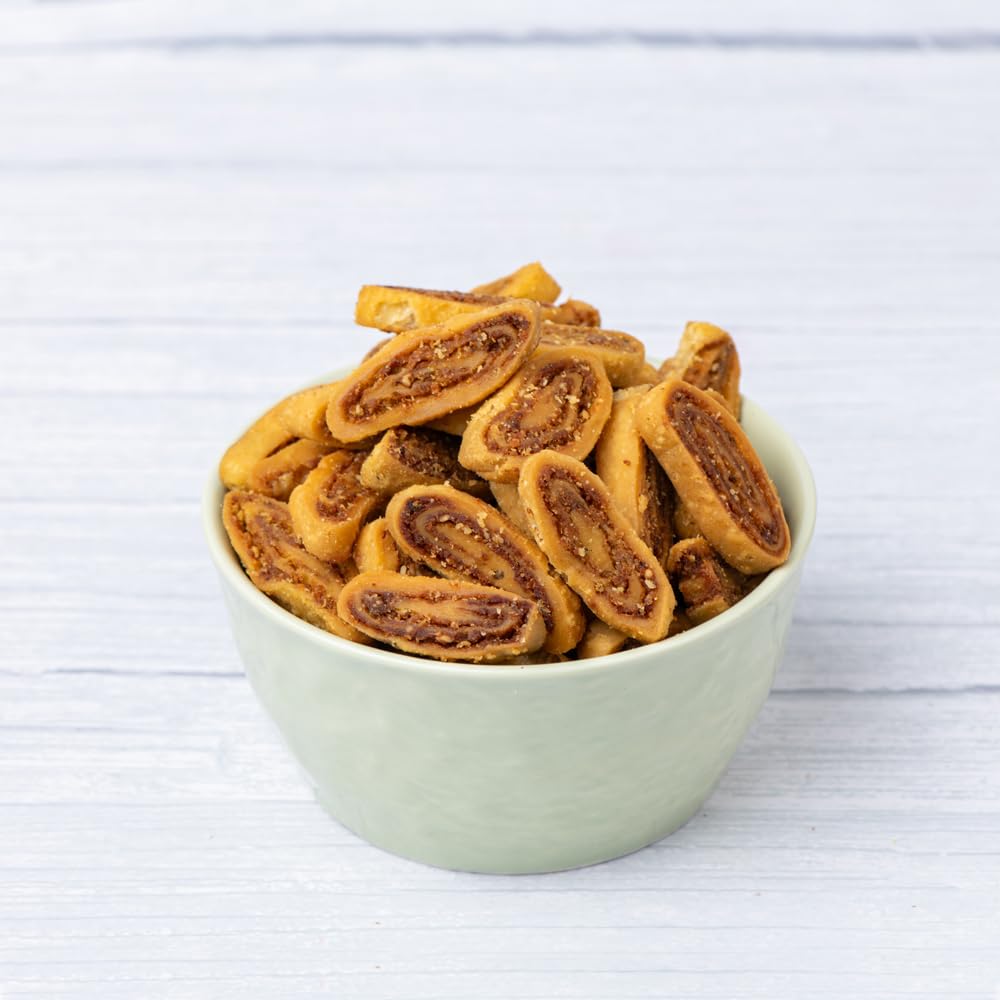 Sapre's Bakarvadi Snacks (400 gms, 2 Packets of 200 gms Each) | Crunchy, Light & Flavourful | Traditional Bhakarwadi Namkeen | Perfect Tea-Time Munching Snacks | Indian Namkeen Nashta | Traditional Indian Snacks