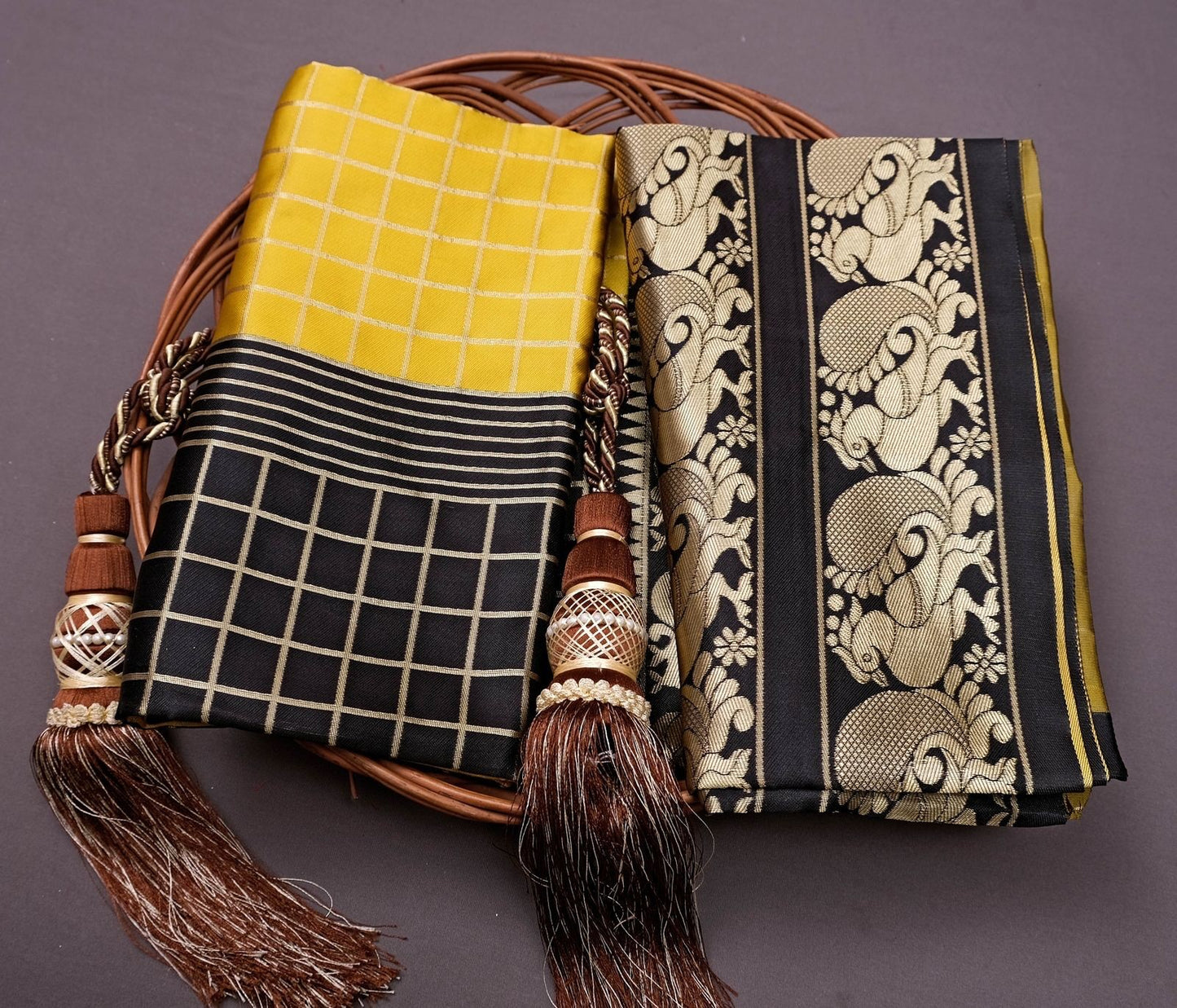 Wedding Wear Lichi Silk Saree For Women's
