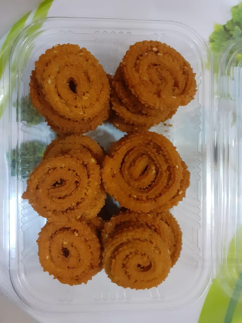 CIIGNOH Home-made Crispy Chakali - Traditional Indian Snack | Fried in Sunflower Oil | No Garlic | No Preservatives | The Perfect Tea Time Snack - 250 grams